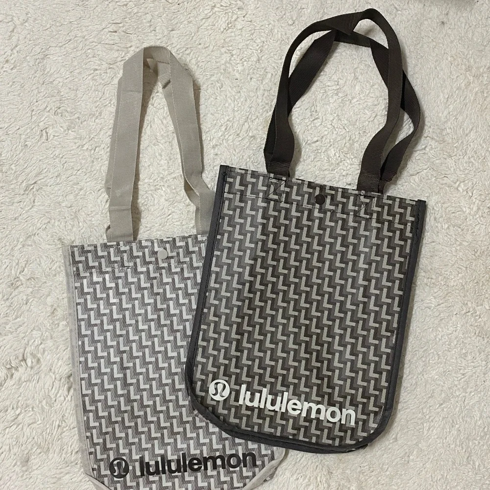 ❤️ Two Brand New Lululemon Small Holiday Tote Bags